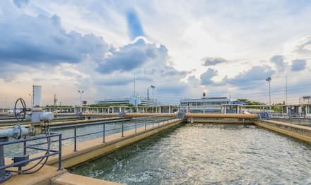 Defoamers in Water Treatment: Enhancing Efficiency and System Stability